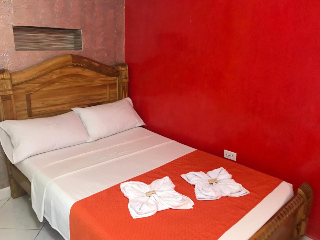 Hotel Las Guacamayas Guatape Luaran gambar