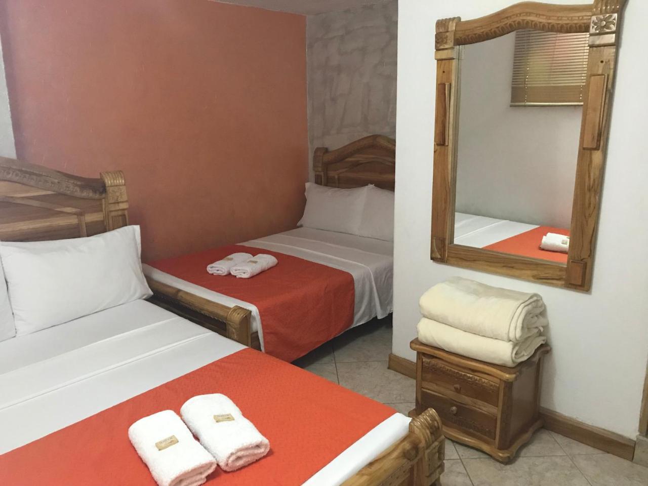 Hotel Las Guacamayas Guatape Luaran gambar