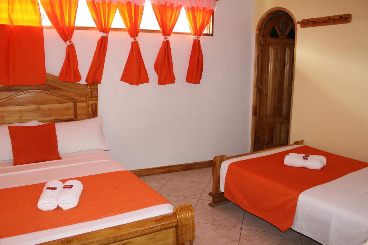 Hotel Las Guacamayas Guatape Luaran gambar