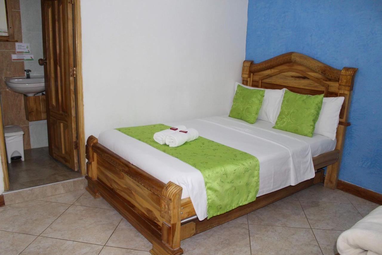 Hotel Las Guacamayas Guatape Luaran gambar