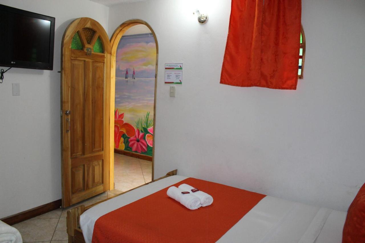 Hotel Las Guacamayas Guatape Luaran gambar
